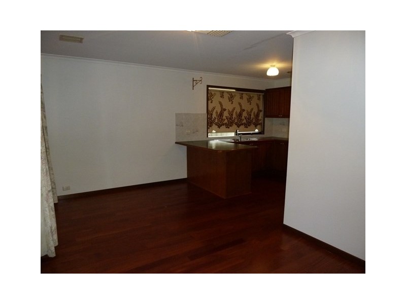 27 Pugsley Avenue, Estella NSW 2650