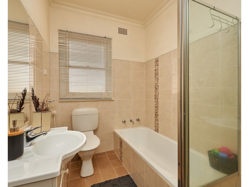 70 Mitchelmore Street, Turvey Park NSW 2650