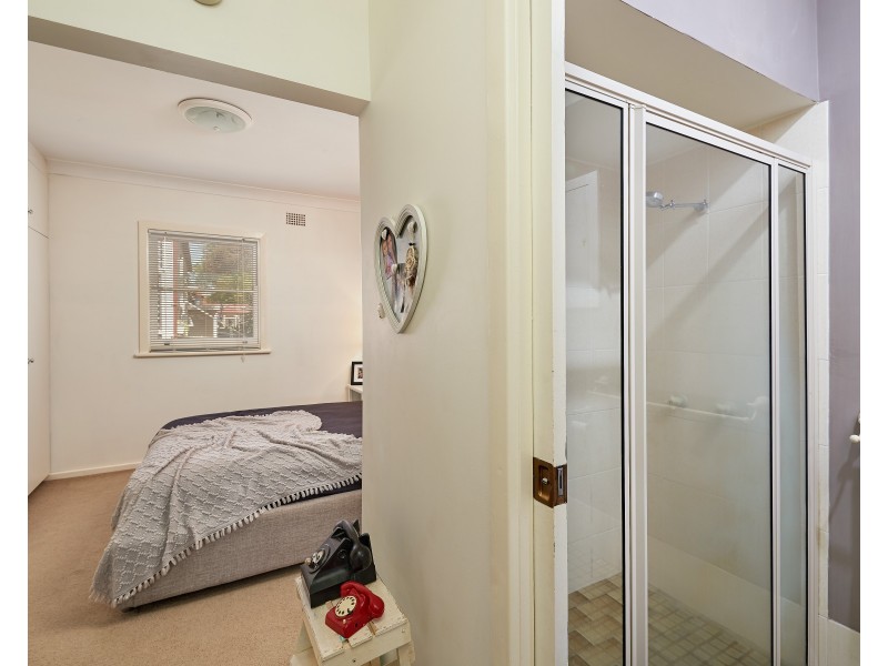 70 Mitchelmore Street, Turvey Park NSW 2650