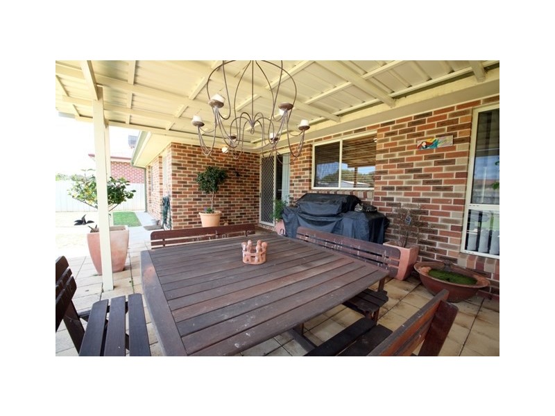 16 Kaldari Crescent, Ashmont NSW 2650