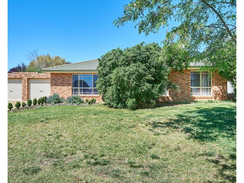 16 Kaldari Crescent, Glenfield Park NSW 2650