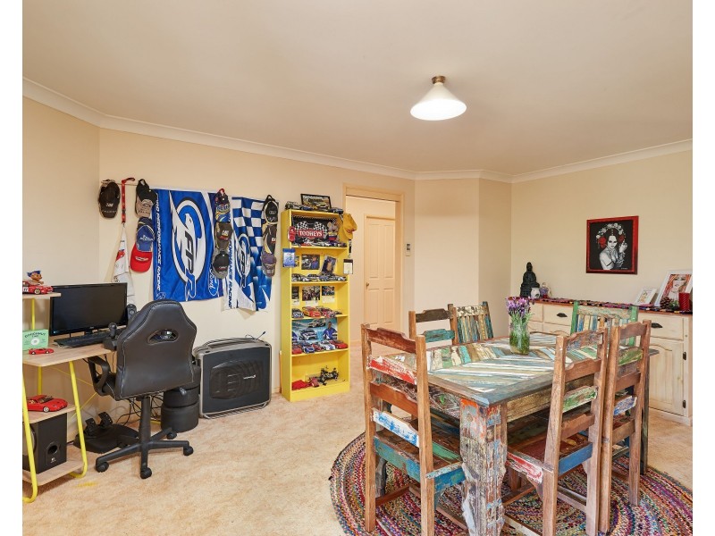 16 Kaldari Crescent, Glenfield Park NSW 2650
