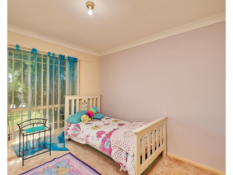 16 Kaldari Crescent, Glenfield Park NSW 2650