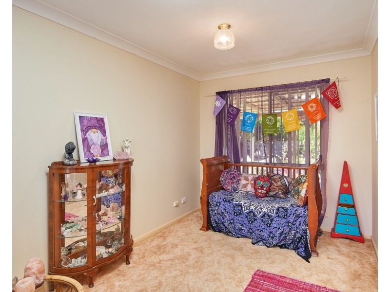 16 Kaldari Crescent, Glenfield Park NSW 2650