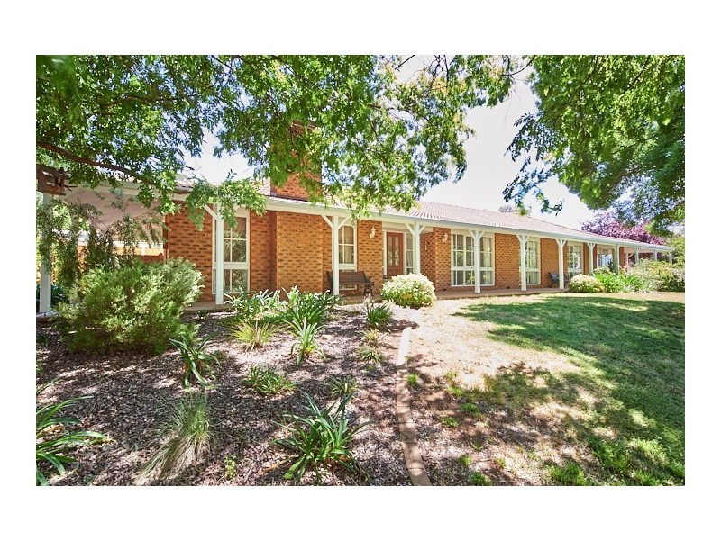 10 Norman Duck Avenue, San Isidore NSW 2650