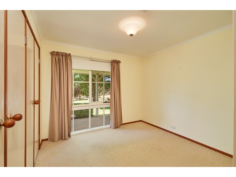 10 Norman Duck Avenue, San Isidore NSW 2650