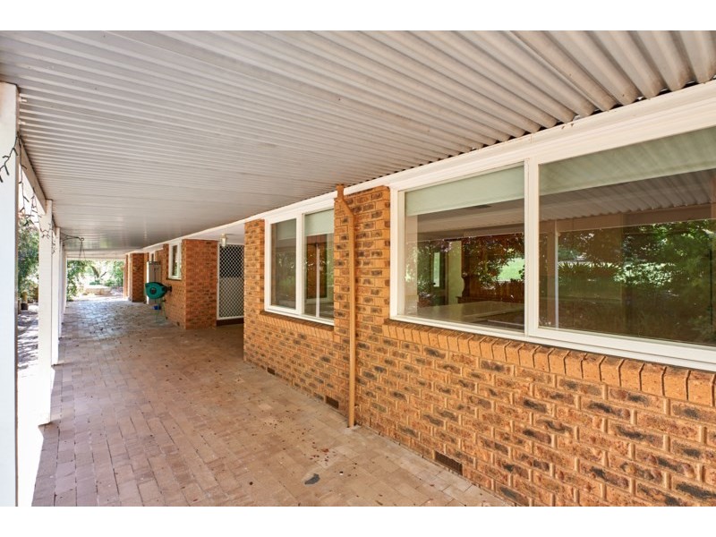 10 Norman Duck Avenue, San Isidore NSW 2650