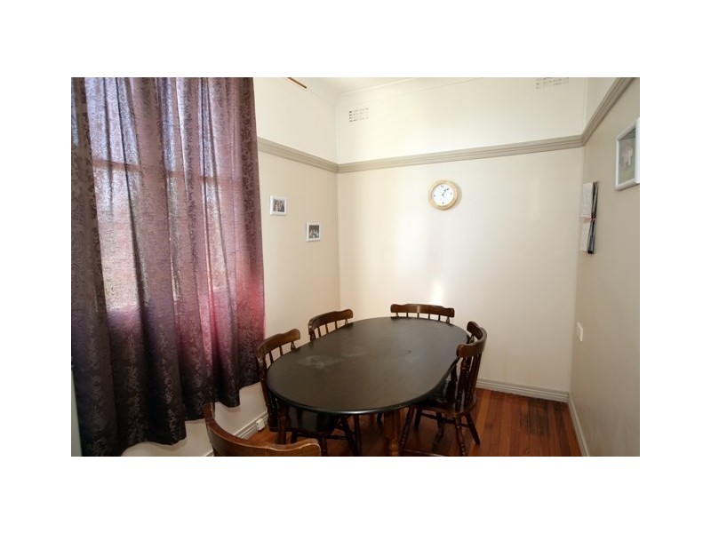 77 Phillip Avenue, Wagga Wagga NSW 2650