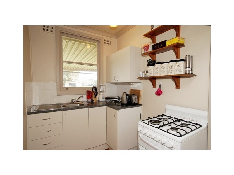 77 Phillip Avenue, Wagga Wagga NSW 2650