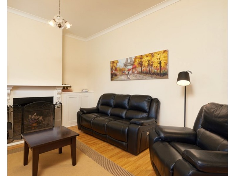 33 Fox Street, Wagga Wagga NSW 2650