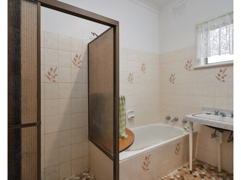 7 Bruce Street, Tolland NSW 2650