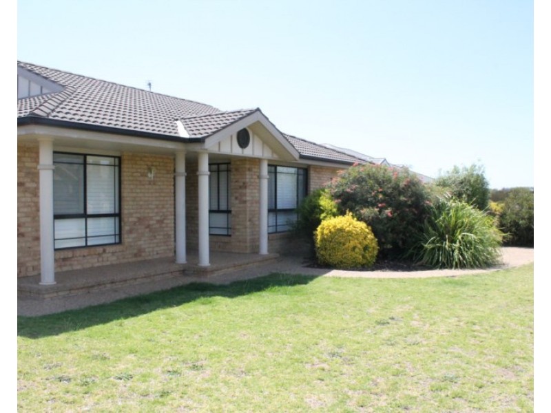 1/50 Kimba Drive, Glenfield Park NSW 2650