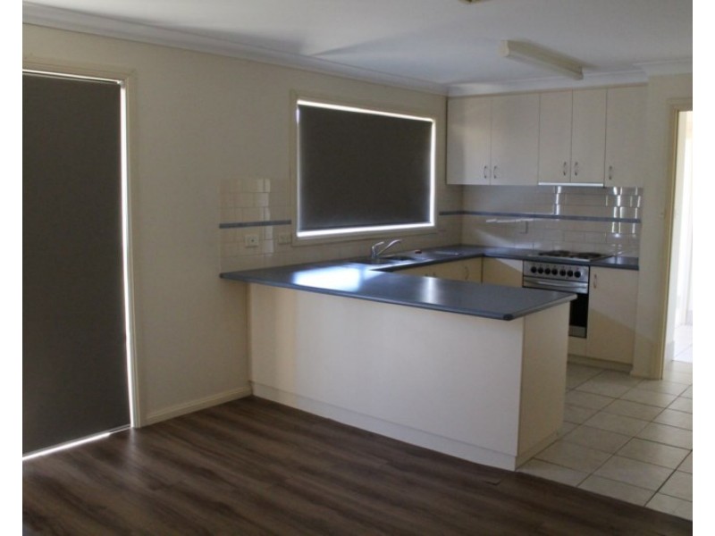 1/50 Kimba Drive, Glenfield Park NSW 2650