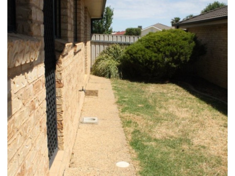 1/50 Kimba Drive, Glenfield Park NSW 2650