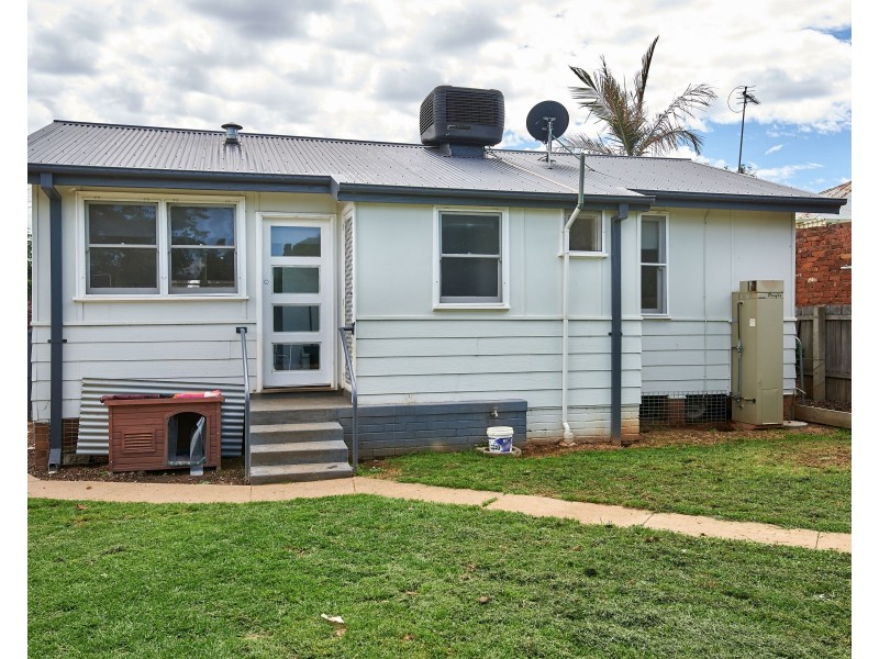 21 Spooner Avenue, Mount Austin NSW 2650