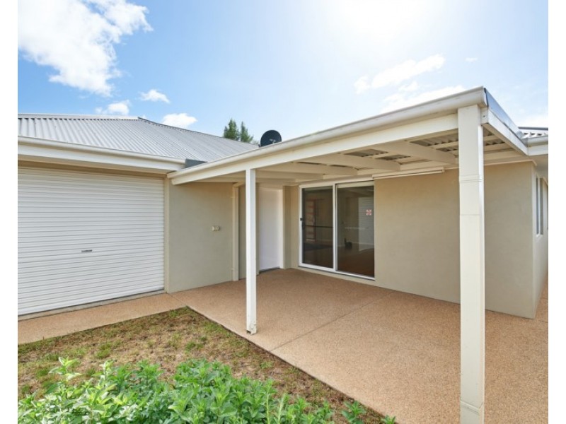 1 Warambee Street, Glenfield Park NSW 2650