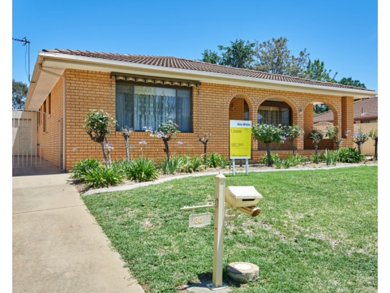 30 Pugsley Avenue, Estella NSW 2650