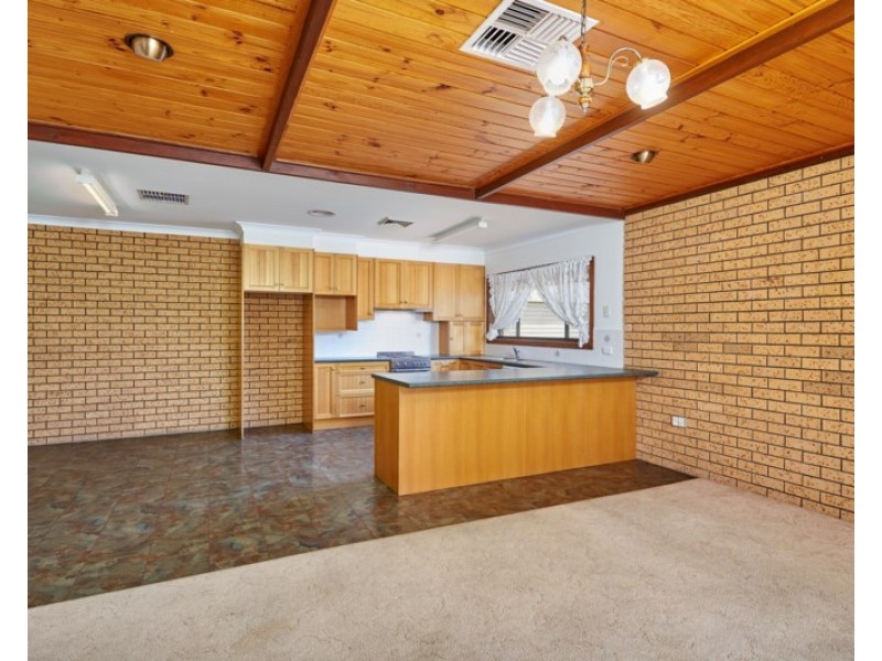 30 Pugsley Avenue, Estella NSW 2650