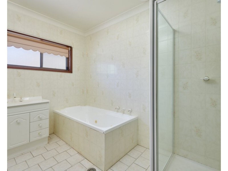 30 Pugsley Avenue, Estella NSW 2650