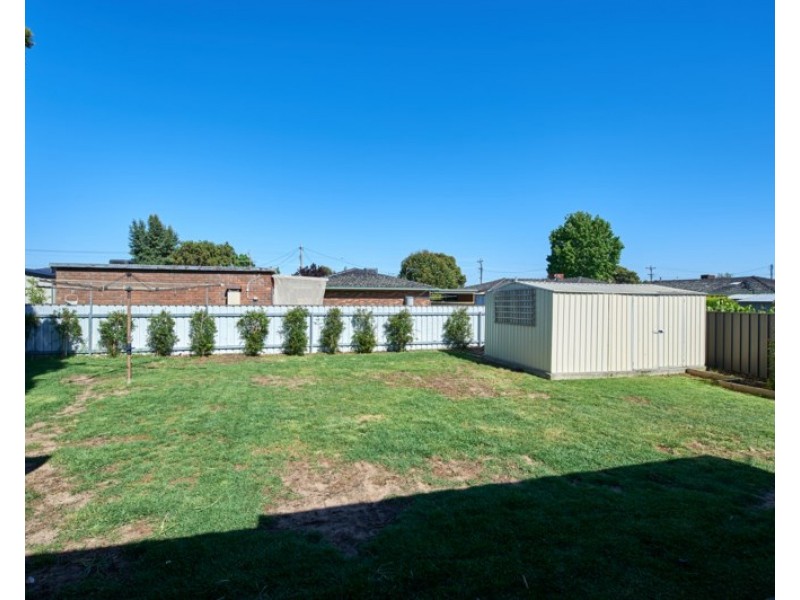 12 Eyre Street, Lake Albert NSW 2650