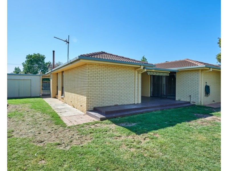 12 Eyre Street, Lake Albert NSW 2650