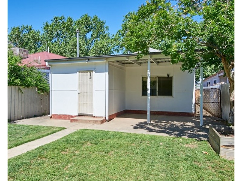 13 Gossett Street, Wagga Wagga NSW 2650