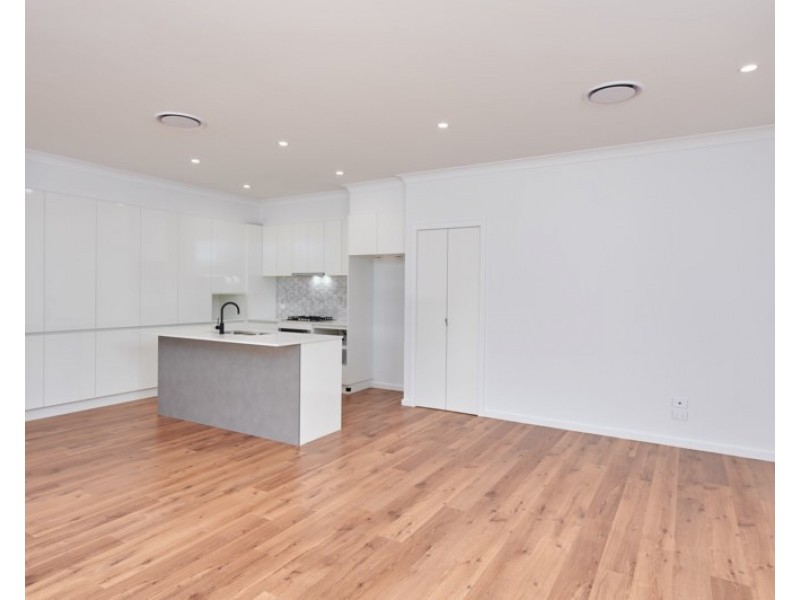 2/26 Messenger Avenue, Boorooma NSW 2650