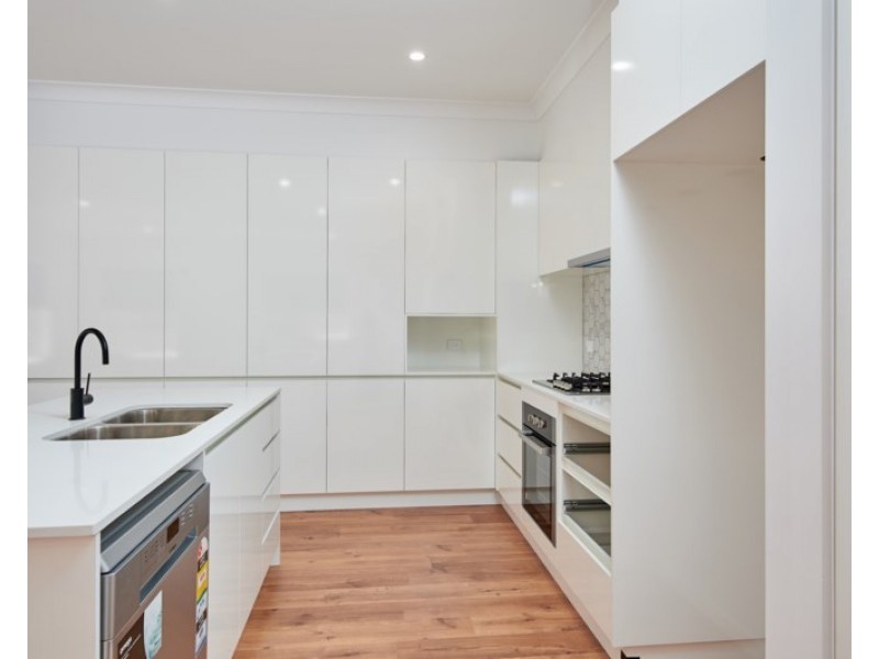 2/26 Messenger Avenue, Boorooma NSW 2650