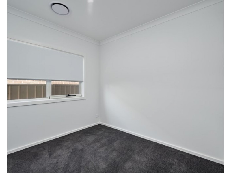 2/26 Messenger Avenue, Boorooma NSW 2650