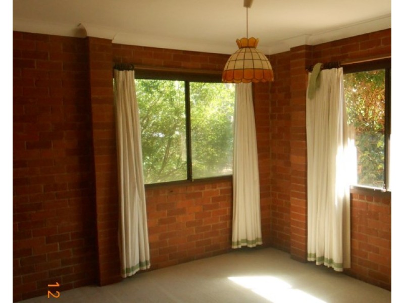 2/58 Pugsley Avenue, Estella NSW 2650