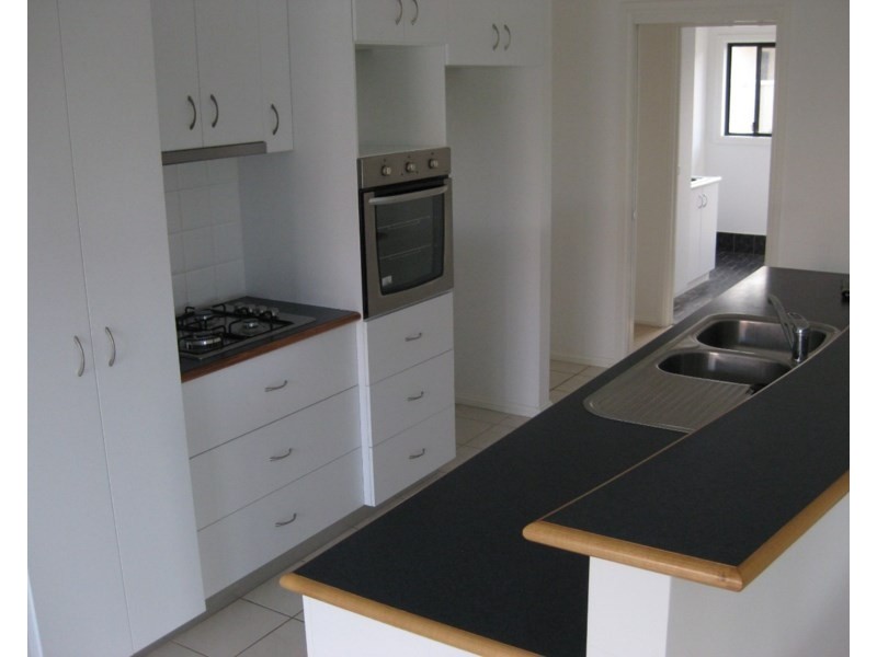 13 Womboin Crescent, Glenfield Park NSW 2650
