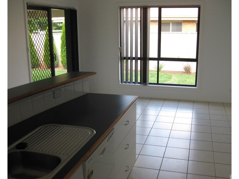 13 Womboin Crescent, Glenfield Park NSW 2650