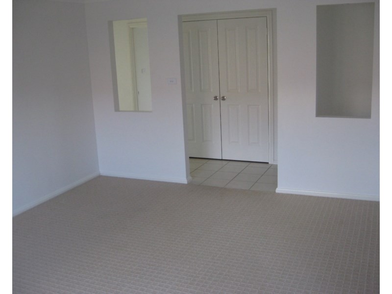 13 Womboin Crescent, Glenfield Park NSW 2650