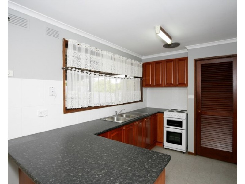 80 Vincent Road, Lake Albert NSW 2650