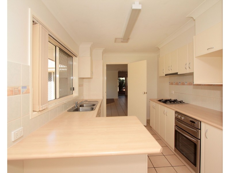 72 Paldi Crescent, Glenfield Park NSW 2650