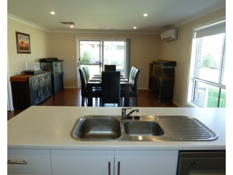 28 Mirrul Street, Glenfield Park NSW 2650