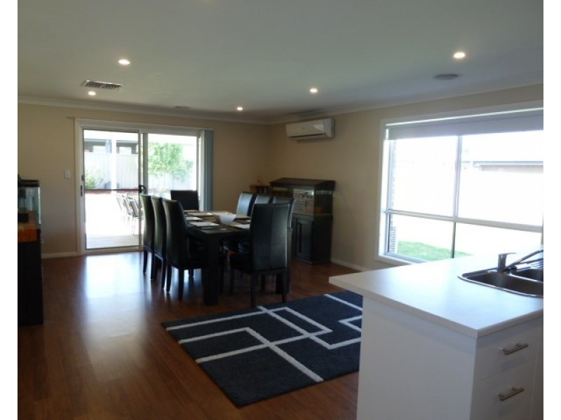 28 Mirrul Street, Glenfield Park NSW 2650