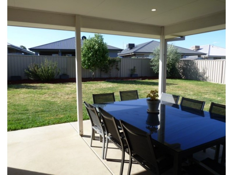 28 Mirrul Street, Glenfield Park NSW 2650