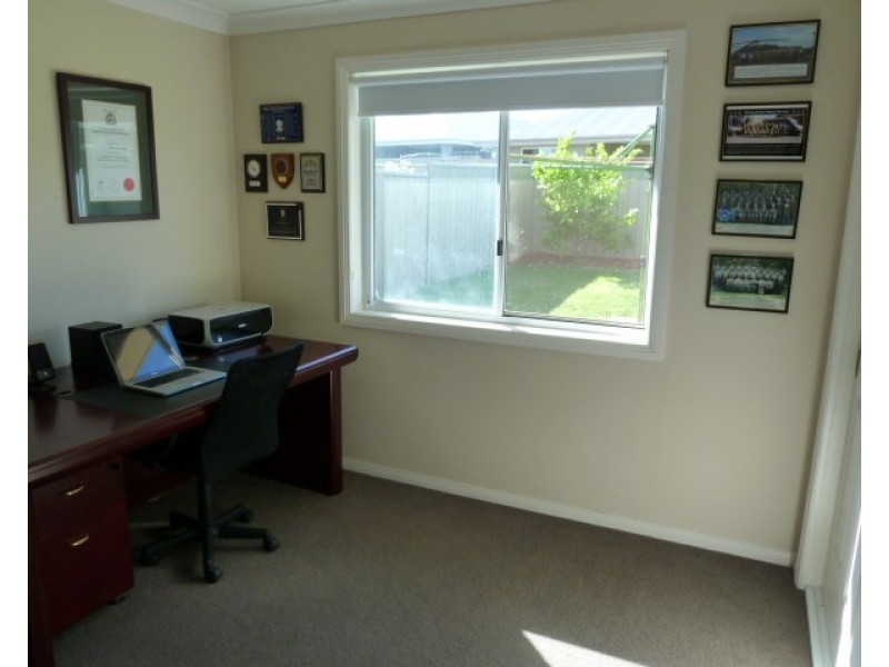 28 Mirrul Street, Glenfield Park NSW 2650