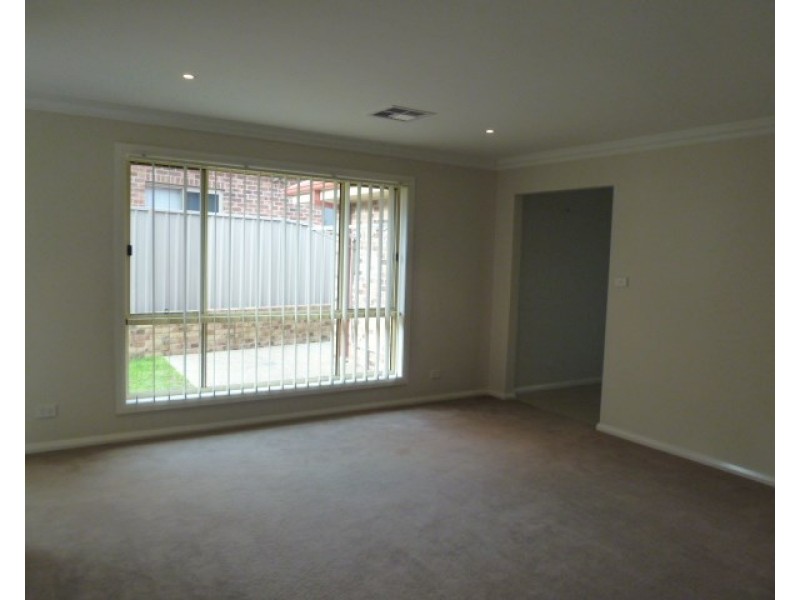 2/81 Atherton Crescent, Tatton NSW 2650