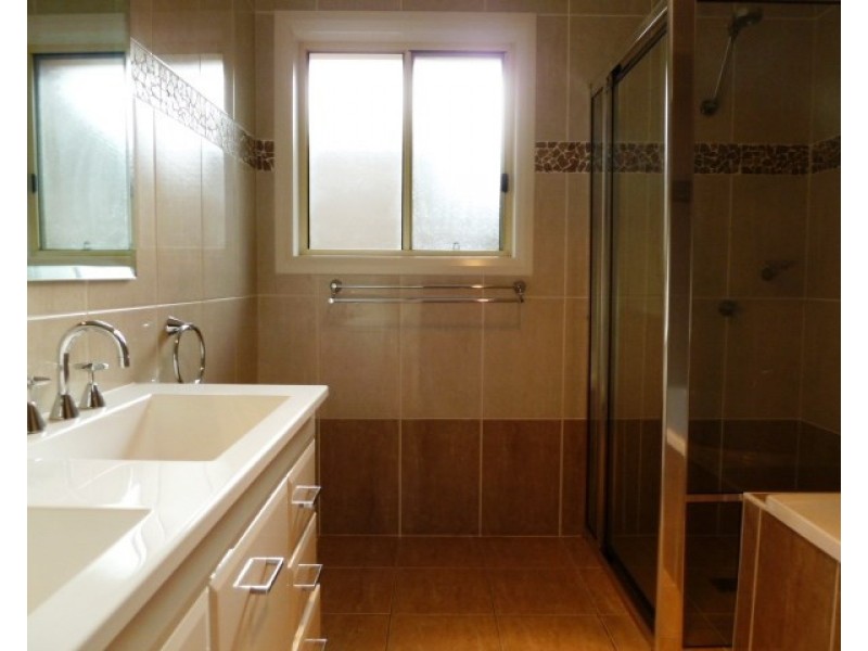 2/81 Atherton Crescent, Tatton NSW 2650