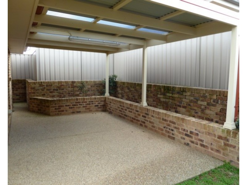 2/81 Atherton Crescent, Tatton NSW 2650