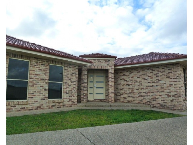 2/81 Atherton Crescent, Tatton NSW 2650