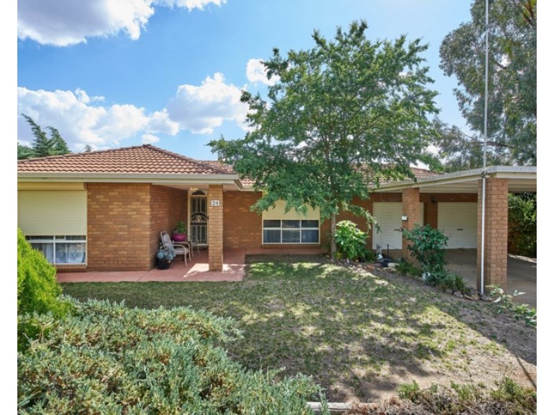 24 McCoullough Street, Tolland NSW 2650