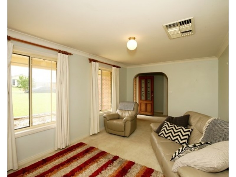 36 Gunn Drive, Estella NSW 2650