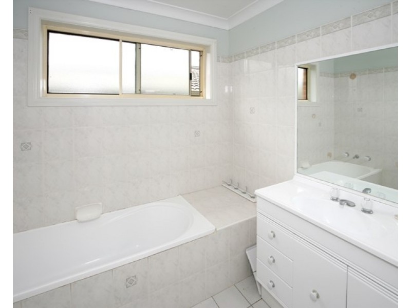 36 Gunn Drive, Estella NSW 2650