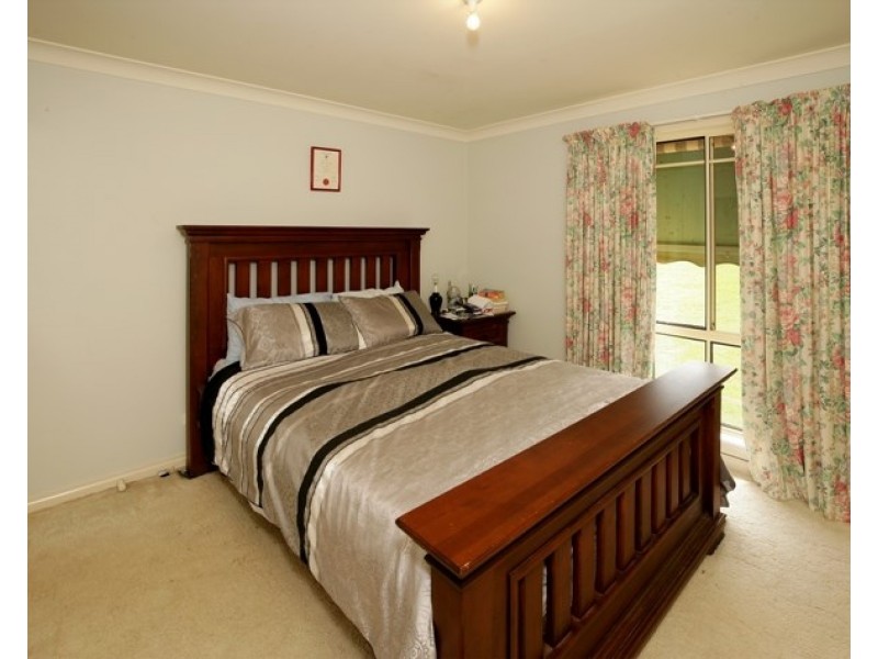 36 Gunn Drive, Estella NSW 2650