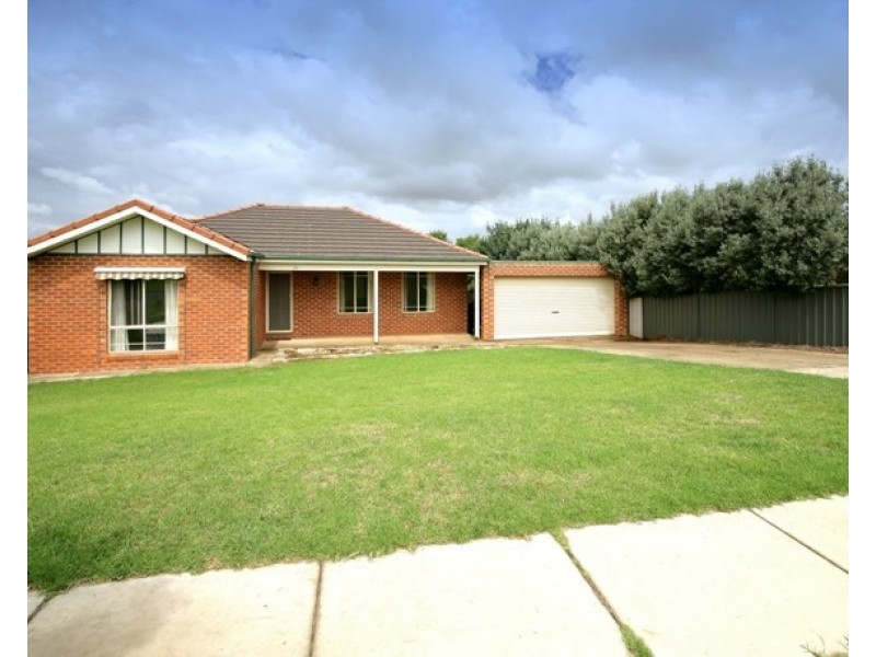 36 Gunn Drive, Estella NSW 2650