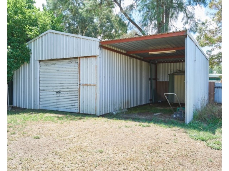 6 Matheson Place, Estella NSW 2650