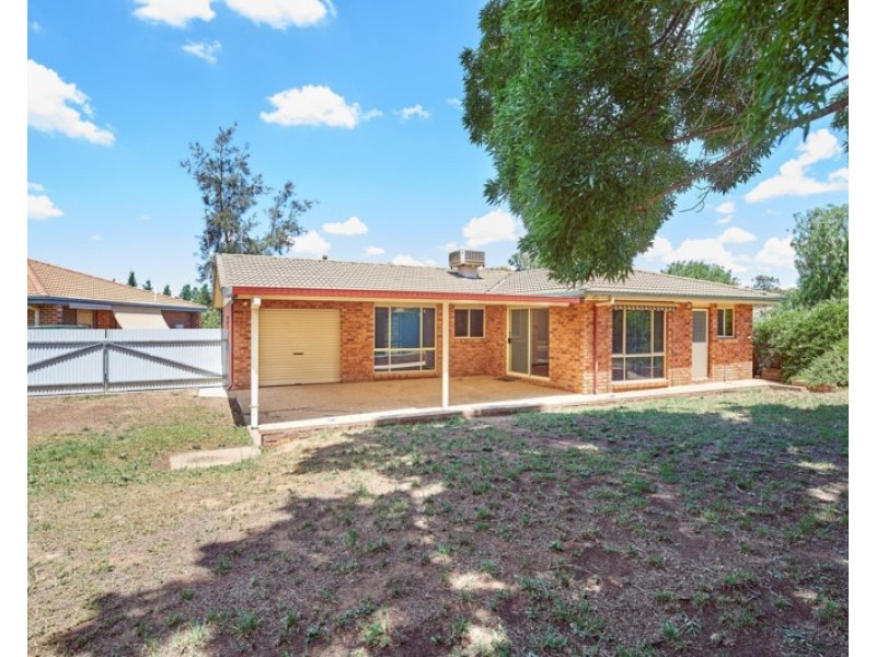 6 Matheson Place, Estella NSW 2650